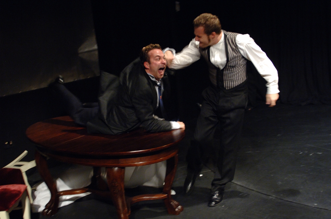 Marcin Hycnar, Grzegorz Małecki w „Tangu” Mrożka w reż. Jerzego Jarockiego. Premiera w Teatrze Narodowym 29 października 2009. Fot. Stefan Okołowicz Marcin Hycnar, Grzegorz Małecki w „Tangu” Mrożka w reż. Jerzego Jarockiego. Premiera w Teatrze Narodowym 29 października 2009. Fot. Stefan Okołowicz
